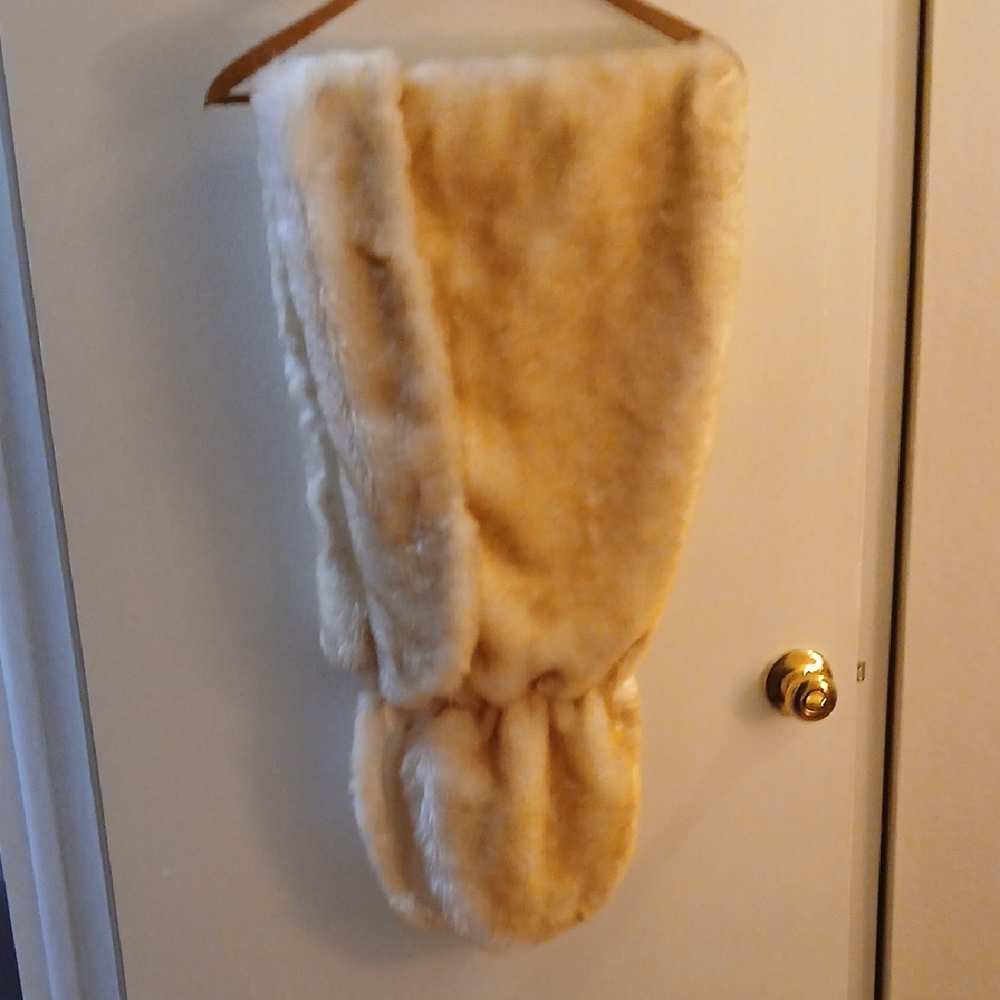 Luxurious Faux Fur Scarf